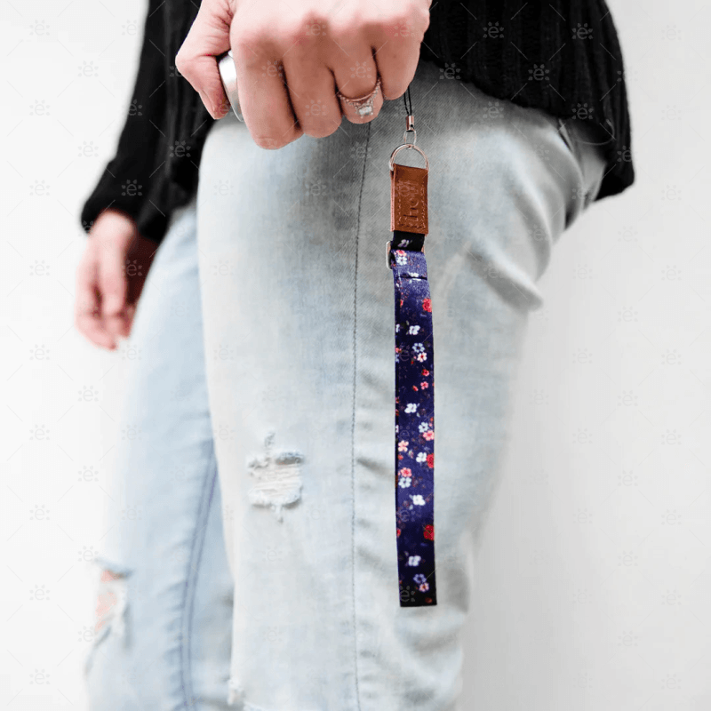 Itovi - Dark Floral Lanyard